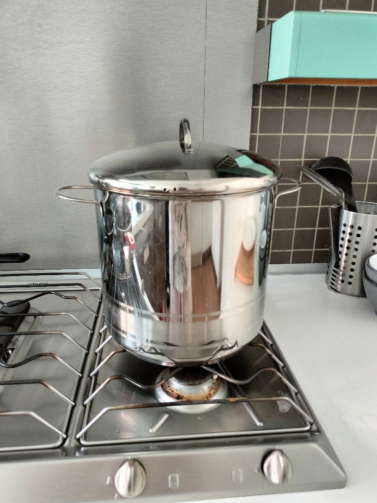 Grande casserole, Maison & Meubles, Enlèvement ou Envoi, Avec couvercle, Aluminium, Comme neuf