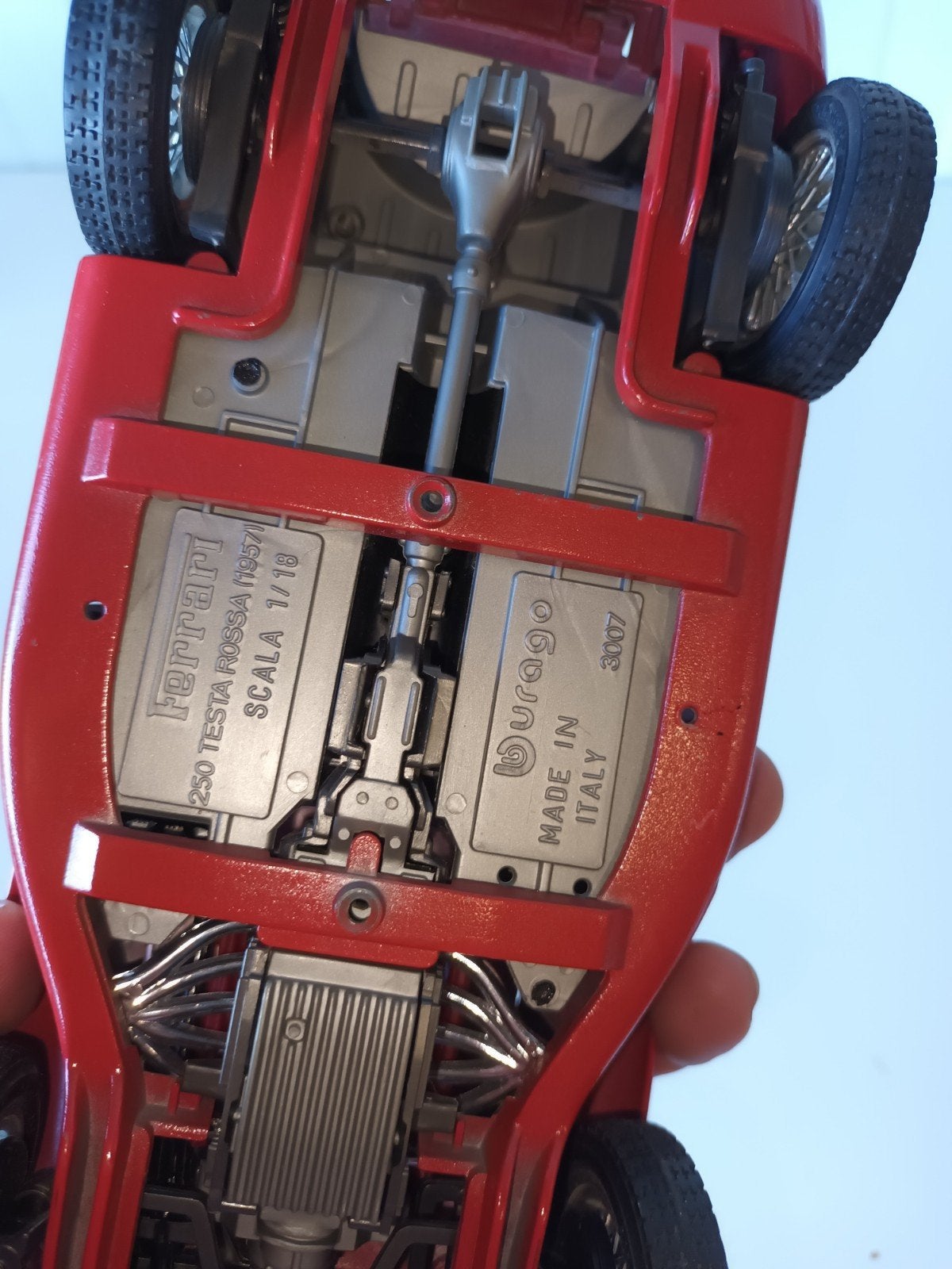 Bburago Ferrari 250 Testa Rossa (1957) – 1:18 – Made in Ital, ###, Enlèvement ou Envoi, Moteur, ###