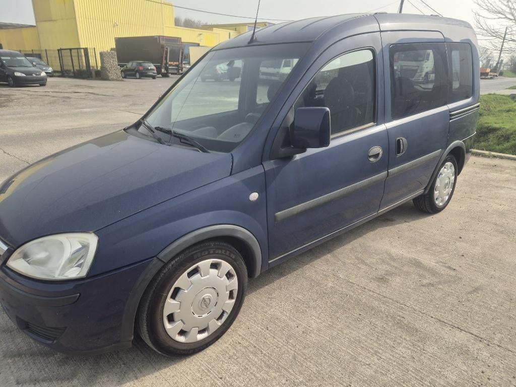 Opel Combo 1.4 Essence 5 Place, Auto's, Bedrijf, 5 deurs, Combo Tour, 5 zetels