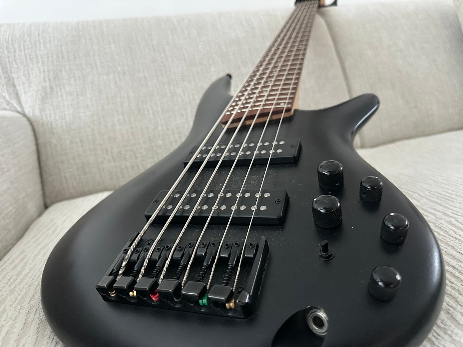 Bass Guitare Ibanez 306EB, Muziek en Instrumenten, Snaarinstrumenten | Gitaren | Bas, Ophalen, Zo goed als nieuw, 6-snarig