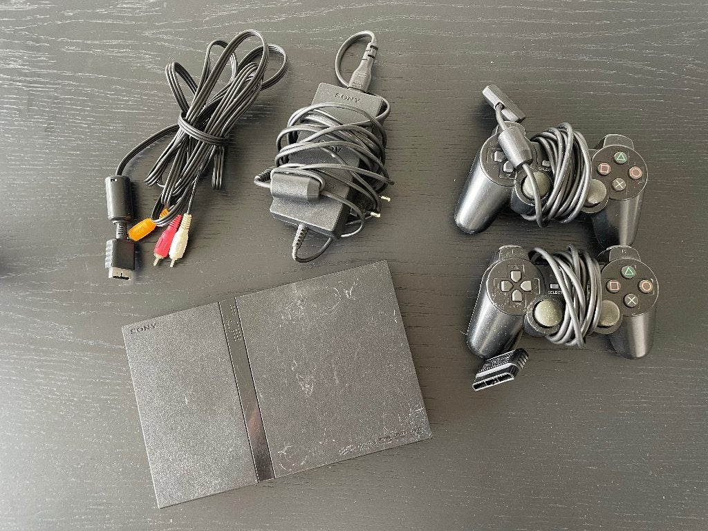 Playstation 2 Slim + 10 spelletjes, Games en Spelcomputers, Spelcomputers | Sony PlayStation 2, Ophalen, Zwart, Met 2 controllers