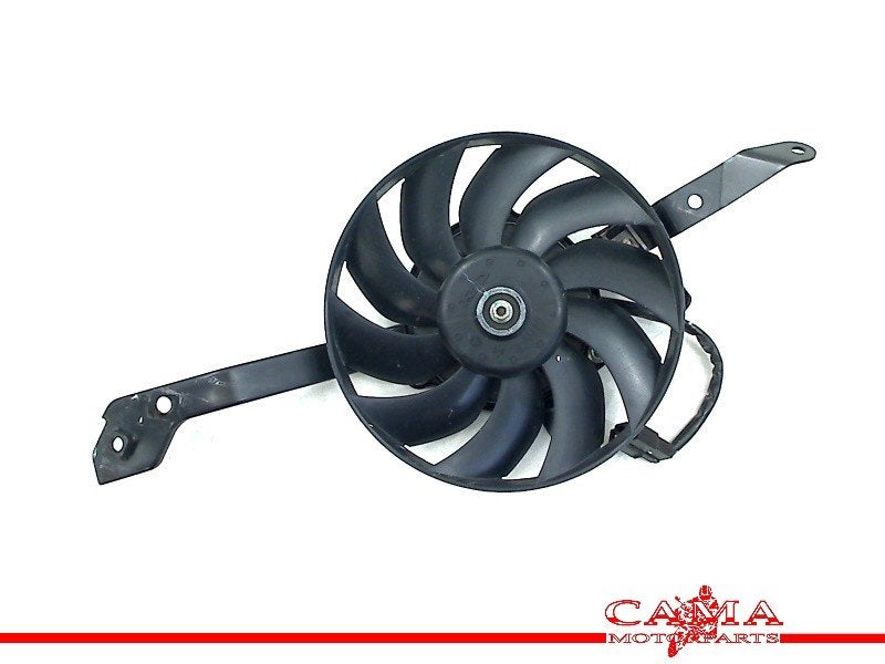 VENTILATEUR Speed Triple R 1050 2016-2018 (SSW9843L), Dhr. S. di Majo, Utilisé, Info@cama-motorparts.nl, P.J. Troelstraweg 8 8
3144 CX  MAASSLUIS, NL