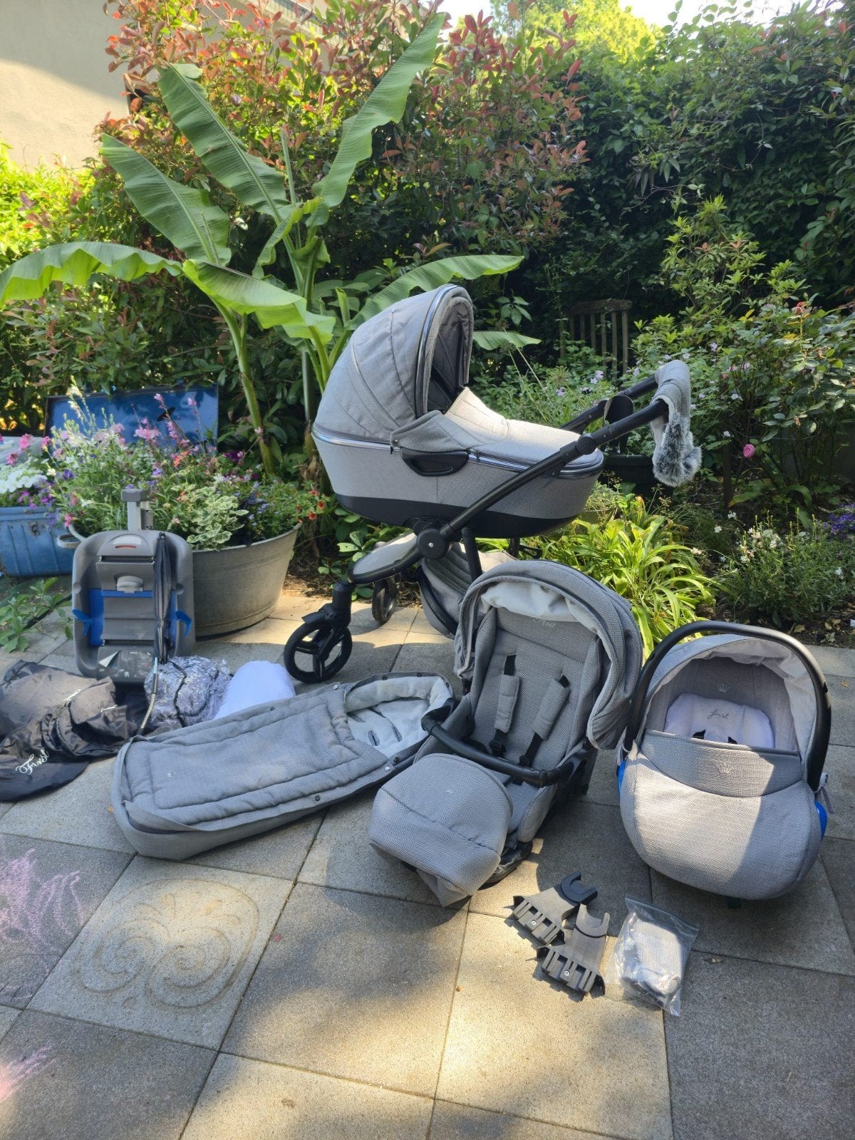 FIRST ATLANTA FIRST CLASS EDITION – COMPLETE LUXE 3-IN-1 SET, Enfants & Bébés, Enlèvement, Poussette, Maxi-Cosi