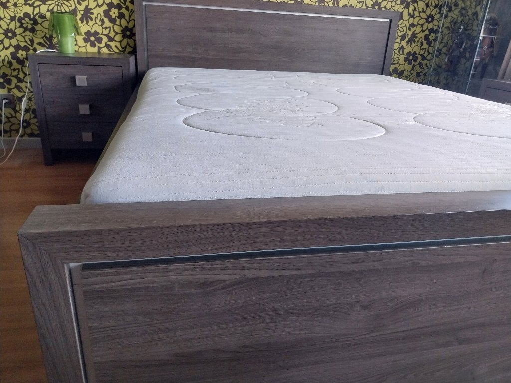 Modern bed en nachtkastje, Ophalen, Tweepersoons, Zo goed als nieuw, 200 cm