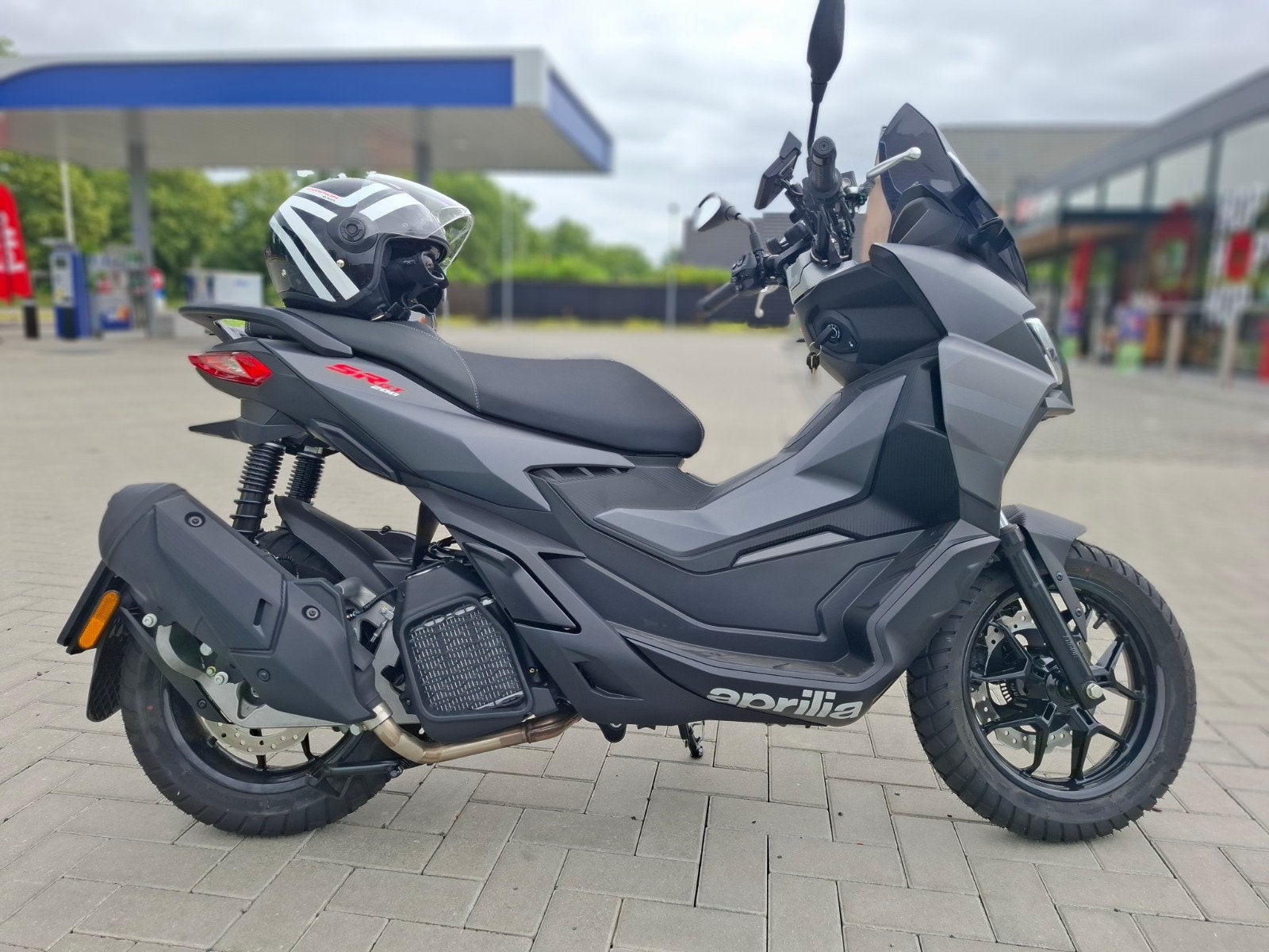 APRILIA SRT GR  200cc  moto scooter    VERLAAGDE PRIJS !, Vélos & Vélomoteurs, Scooters | Aprilia, Comme neuf, Autres modèles