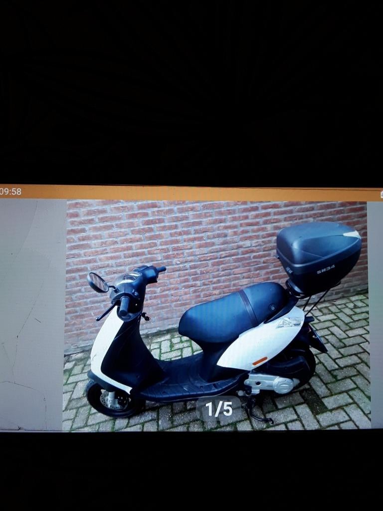 Jet Vespa zip 4 temps 2019 low km en très bon état,,, Zip, 49 cm³, Comme neuf, Classe A (25 km/h)