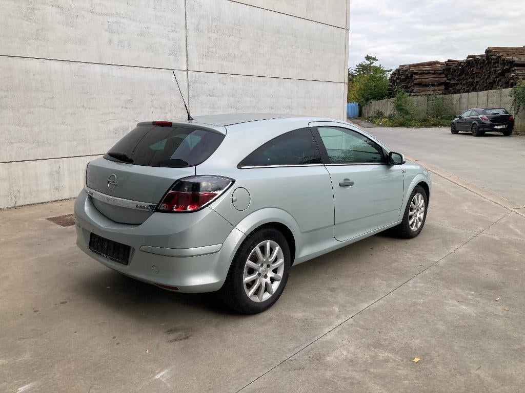 Opel Astra GTC 1.4 essence 2009 avec 98000km *clim*garantie*, Argent ou Gris, Achat, Entreprise, Electronic Stability Program (ESP)