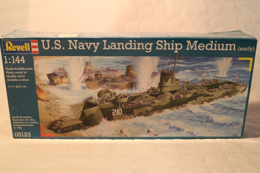 U.S. Navy Landing Ship Medium (early), Ophalen of Verzenden, Nieuw, 1:50 tot 1:200, Revell