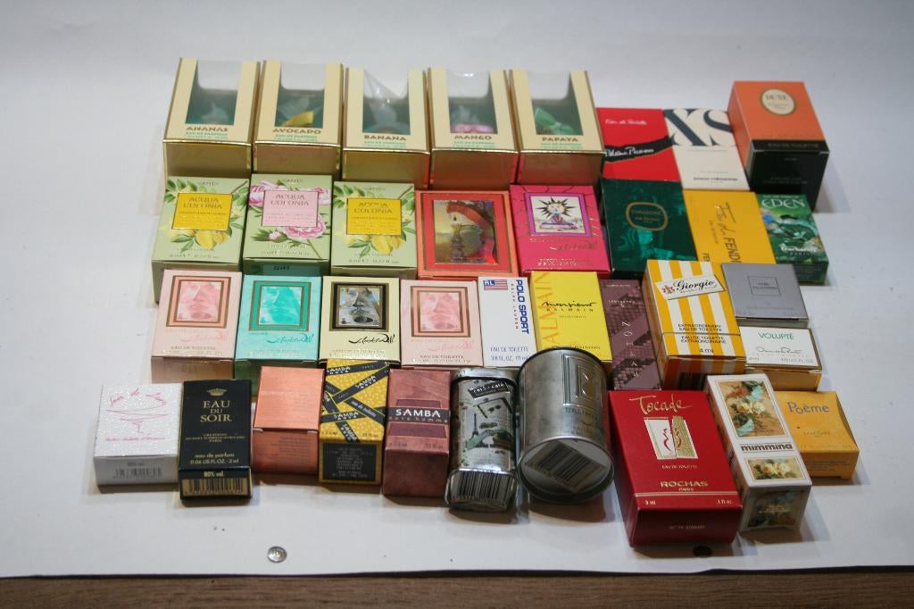 Collectie, 36 mini parfums, originele verpakking, nieuw, Verzamelen, Ophalen of Verzenden, Nieuw, Miniatuur, Gevuld