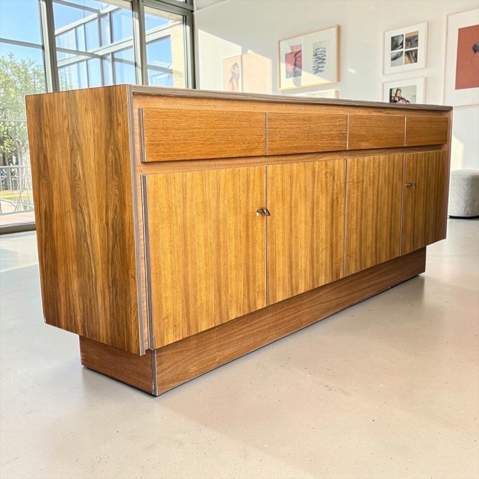 Vintage houten dressoir / buffetkast / lange kast, Ophalen