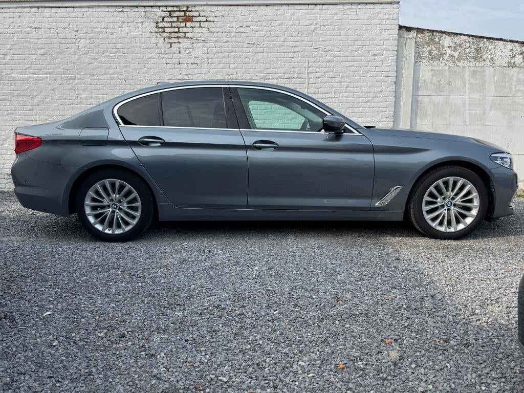 BMW 518 d * BTW / TVA * FULL HISTORIEK * CAMERA * NAV, Autos, BMW, Cuir, Argent ou Gris, Entreprise, Entretenue par le concessionnaire
