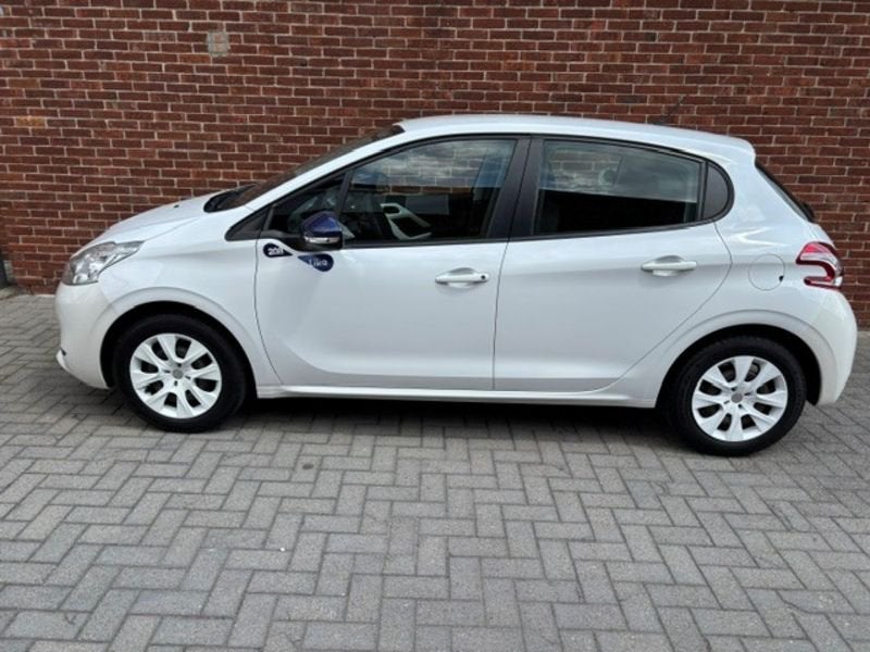 Peugeot 208 Like, Auto's, Voorwielaandrijving, Euro 5, Stof, Wit