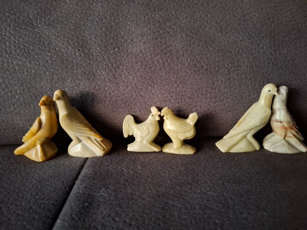 Set van 6 stenen vogelfiguren: duiven en kippen, Enlèvement ou Envoi, Comme neuf, Animal