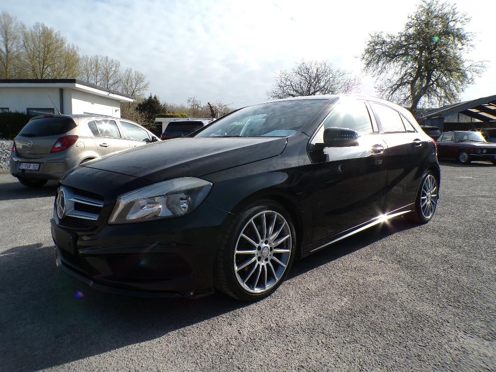 Mercedes-Benz A180CDi AMG-Pack/Navi/Garantie/119.000km, Voorwielaandrijving, Euro 5, 4 cilinders, https://public.car-pass.be/vhr/6bba2c9b-a11e-4755-93fd-2286639433de