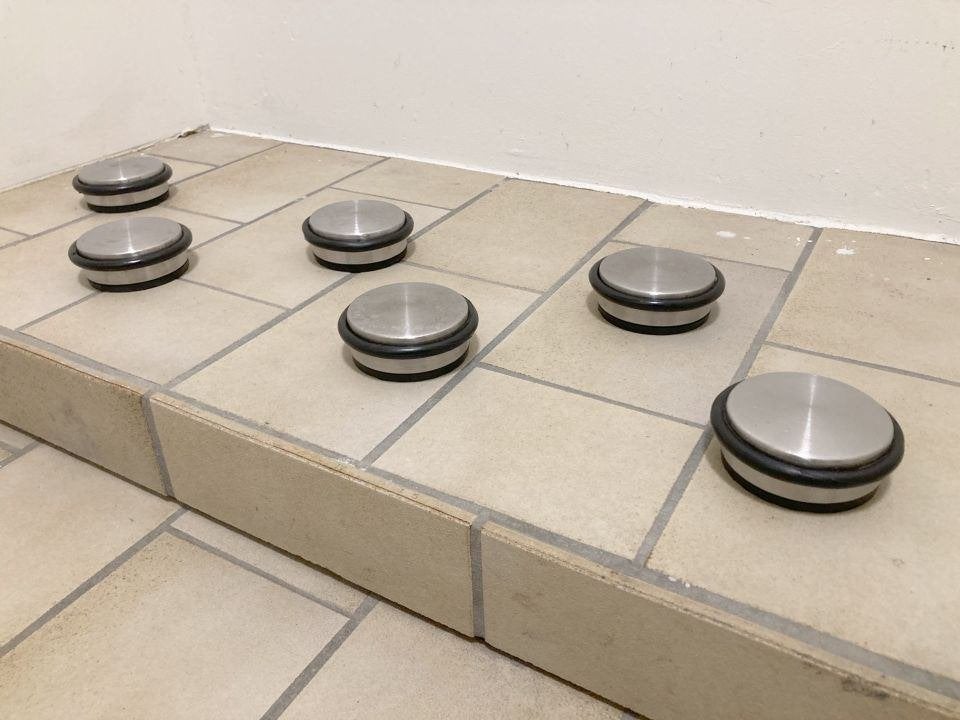 6x deurstopper RVS / rubber 1,25 kg schijf prima staat, Ophalen, Binnen
