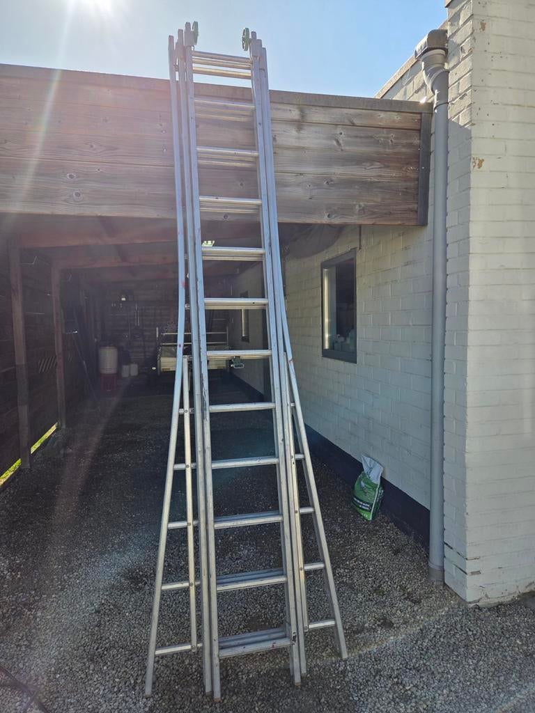 Ladder 3 delig 12 treden, Ophalen, Ladder