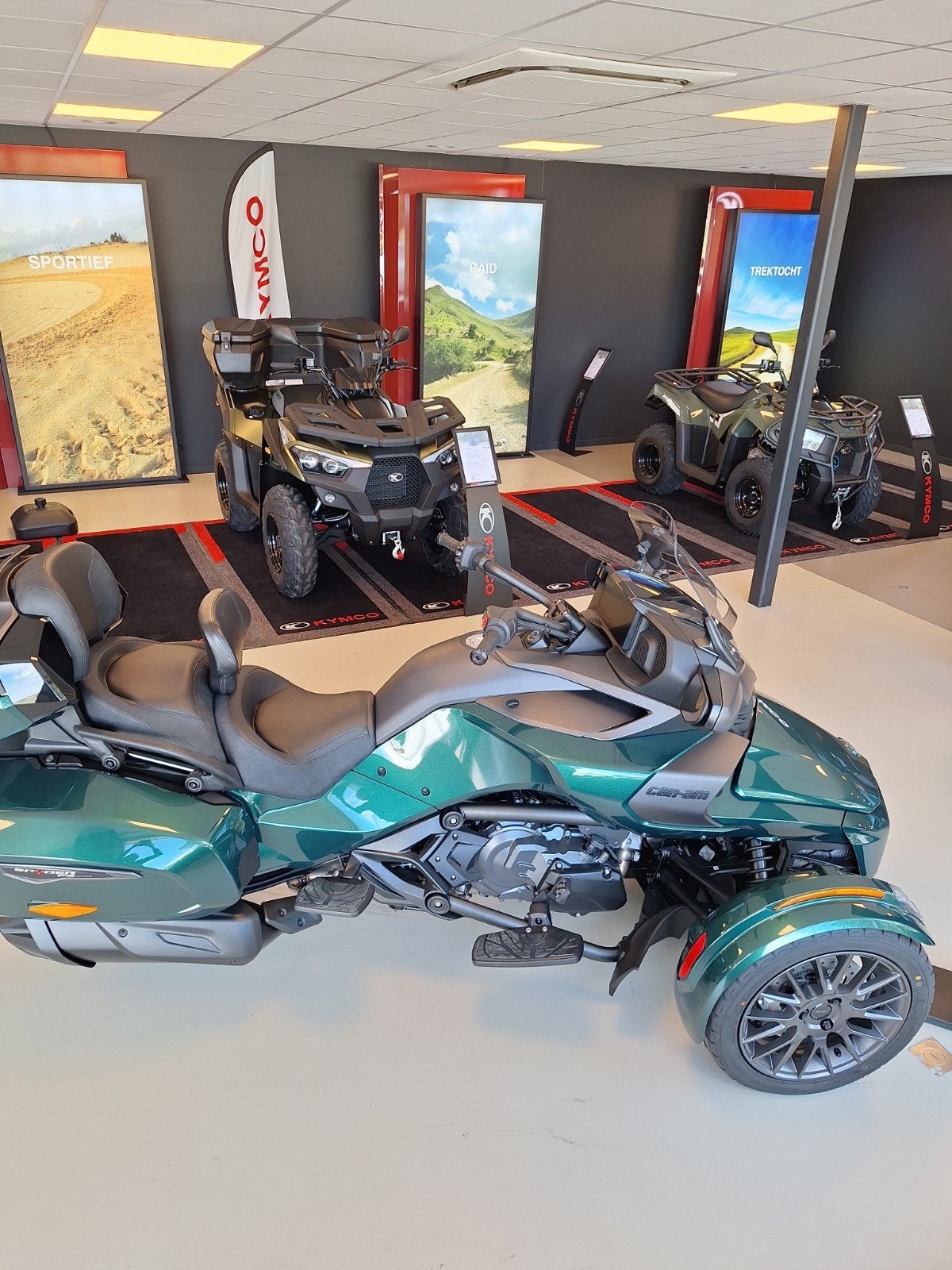 CAN-AM SPYDER F3 TOURING, SÉRIE SPÉCIALE 2025, Plus de 35 kW, 3 cylindres, 1330 cm³