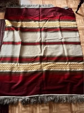 Nappe/ tapis de table en laine, Maison & Meubles, Nappes, Enlèvement, Comme neuf, Rectangle, Intérieur