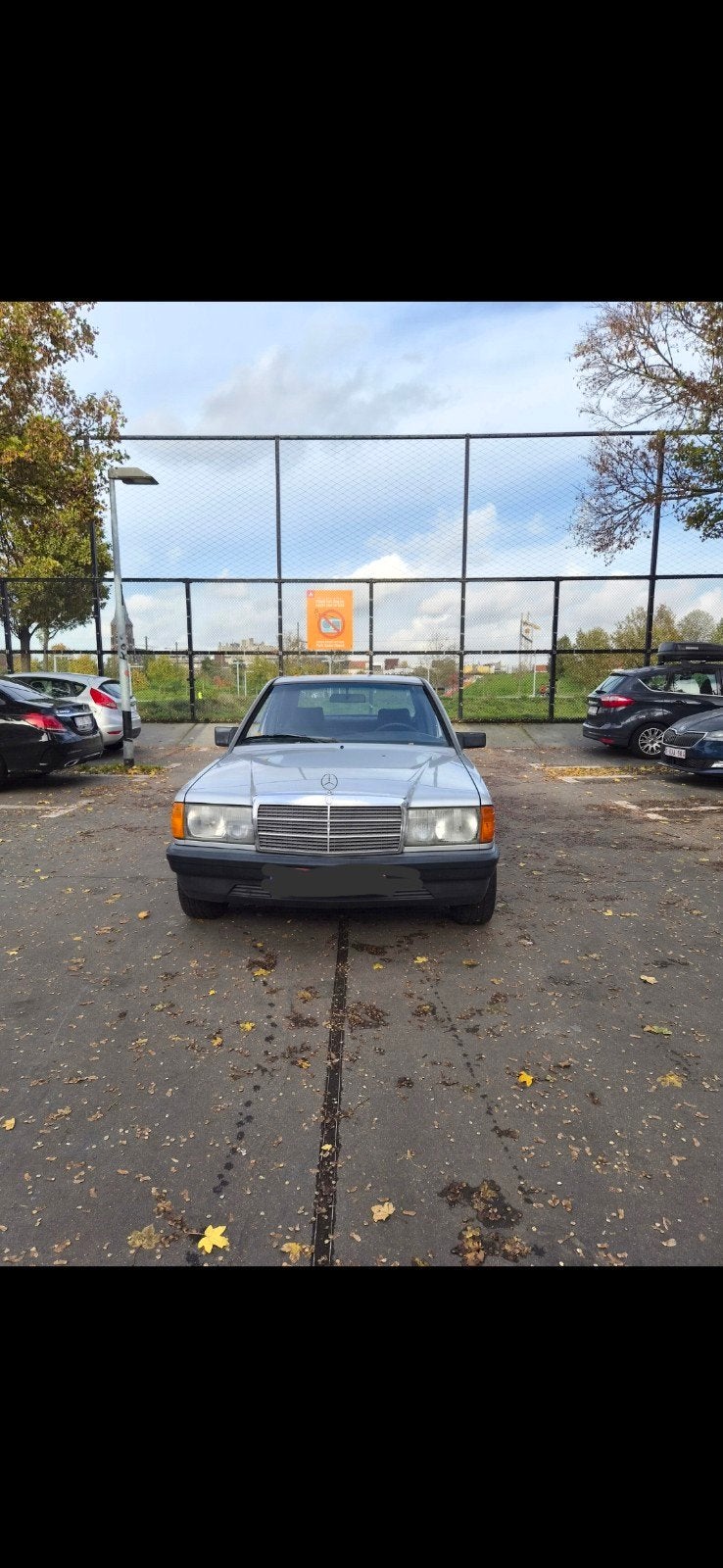 OLDTIMER • MERCEDES • 190 • 190.000KM • 2.0 BENZINE, Handgeschakeld, 5 deurs, Blauw, Zilver of Grijs