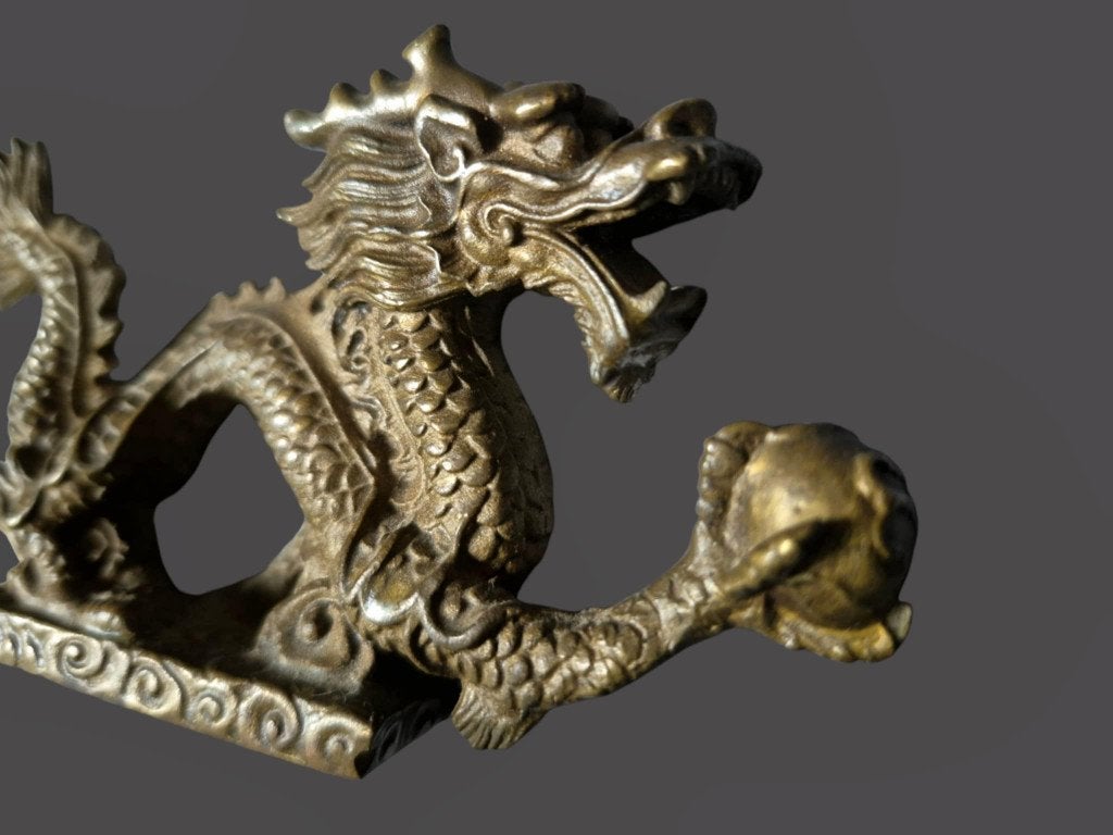 Ancien dragon en bronze, Chine. 12,5 cm de long, Chine, Enlèvement, Bronze