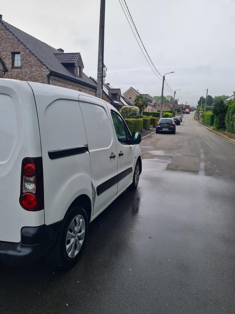 Citroën berlingo 1.6hdi 3place gps tel0476.43.23.44, Euro 5, Achat, 3 places, Boîte manuelle