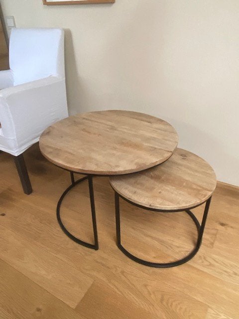 set van 2 ronde bijzettafeltjes hout en metaal, Huis en Inrichting, Tafels | Bijzettafels, Rond, 55 tot 75 cm, Zo goed als nieuw