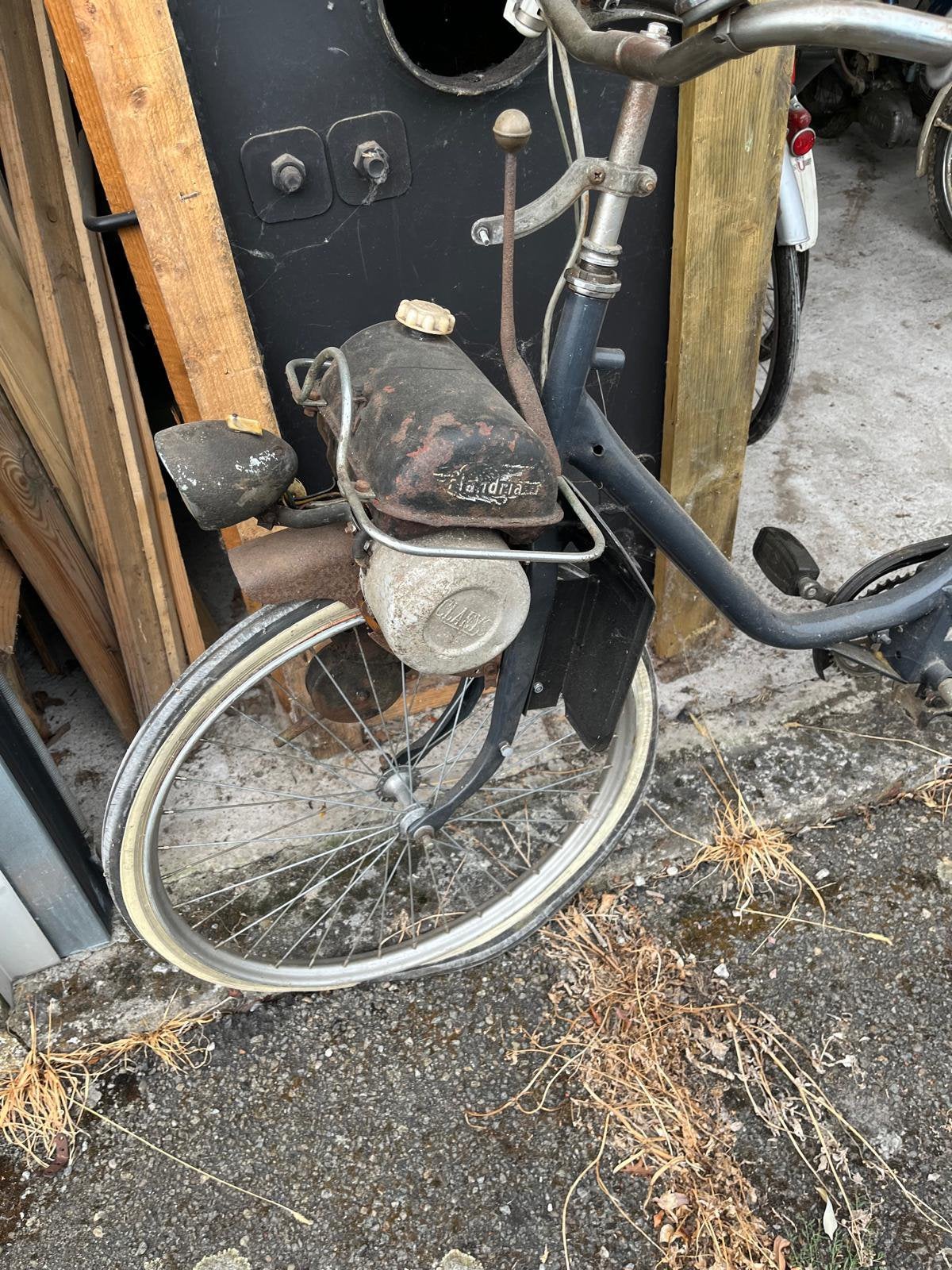 Flandria, Fietsen en Brommers, Ophalen