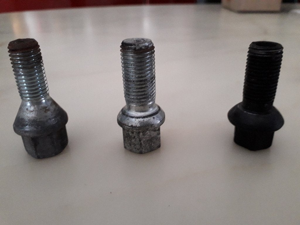 boulons jantes, Autos : Pièces & Accessoires, Enlèvement, Jante(s)