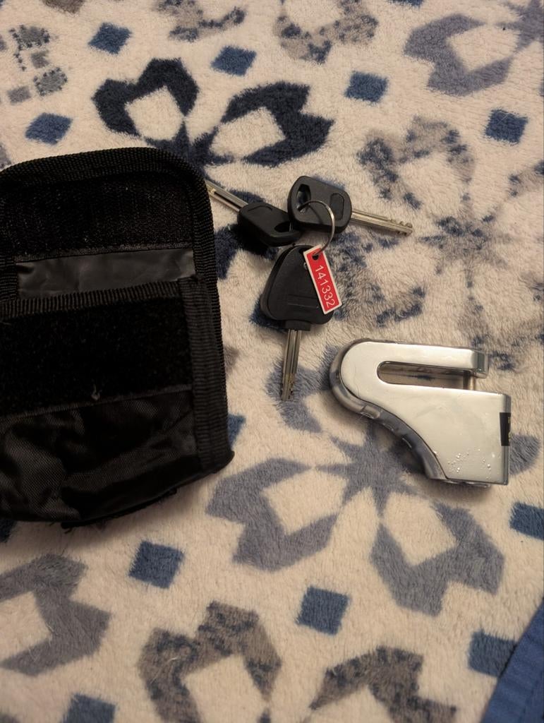 DISC BRAKE LOCK VOOR SCOOTERS OF MOTO'S MET SCHIJFREM  NIEUW, Motoren, Ophalen of Verzenden