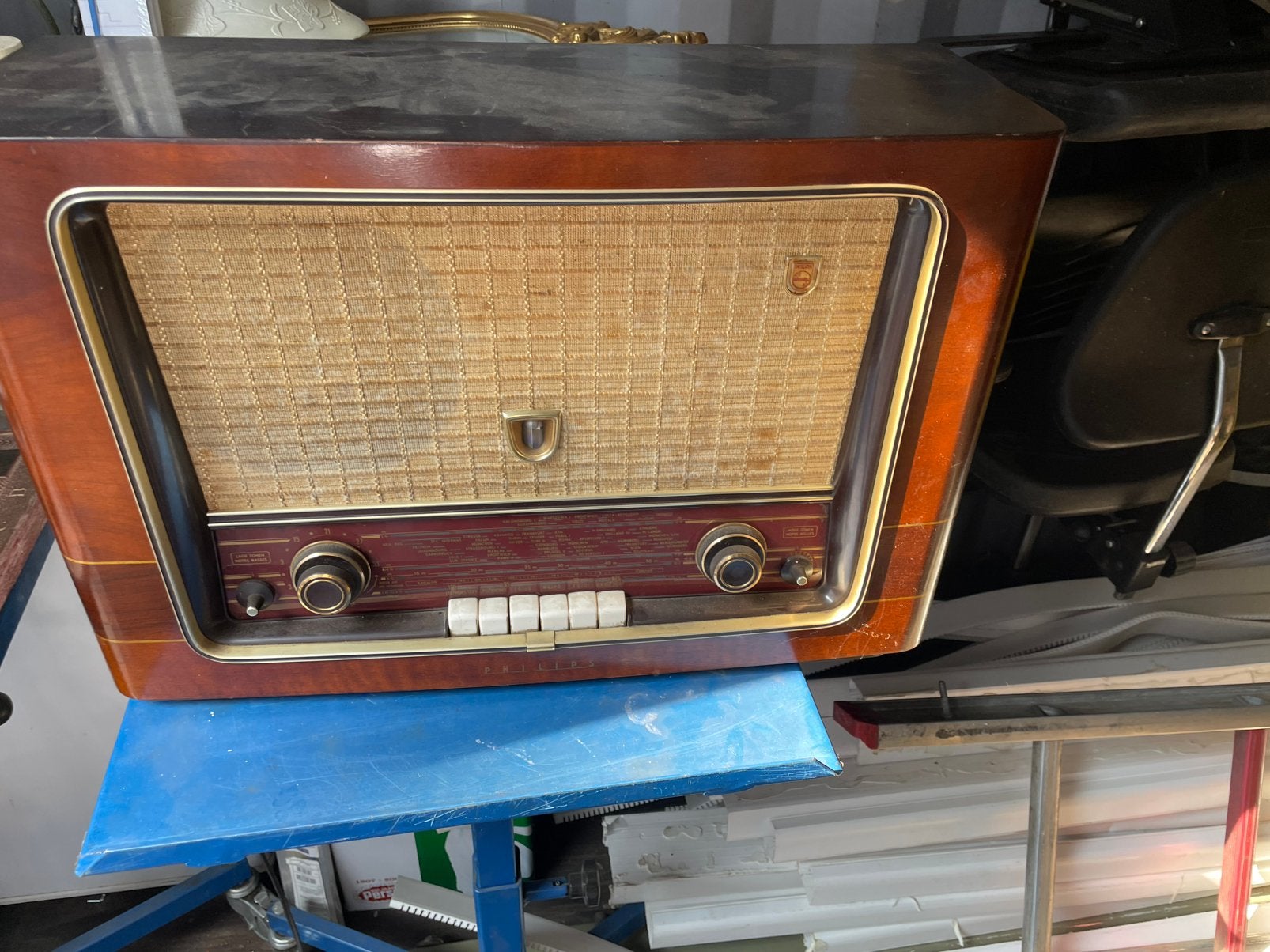 Phillips  buizenradio, Ophalen
