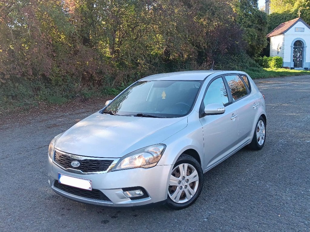 KIA Ceed 1.6 CRDI 90 Ch 2010 Euro 4 Clim, Auto's, Voorwielaandrijving, Dealer onderhouden, Stof, 110 g/km