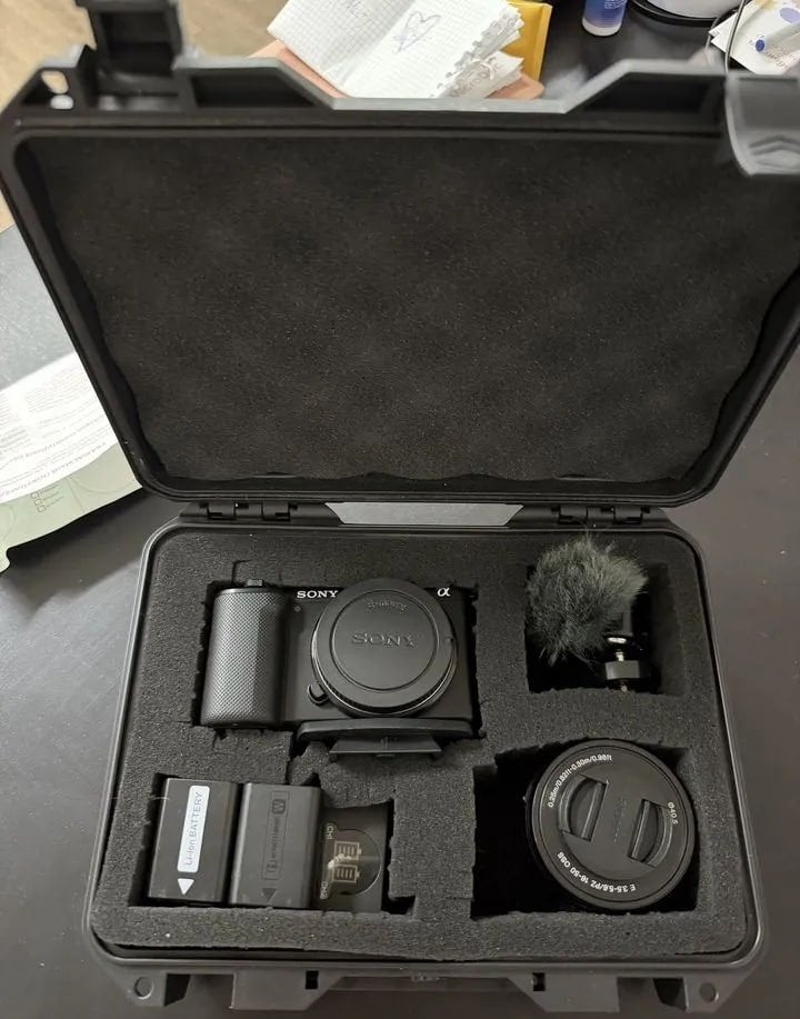 Sony ZV-E10 + lens + case, Audio, Tv en Foto, Fotocamera's Digitaal, Ophalen of Verzenden, Zo goed als nieuw, Compactcamera, 24 megapixels