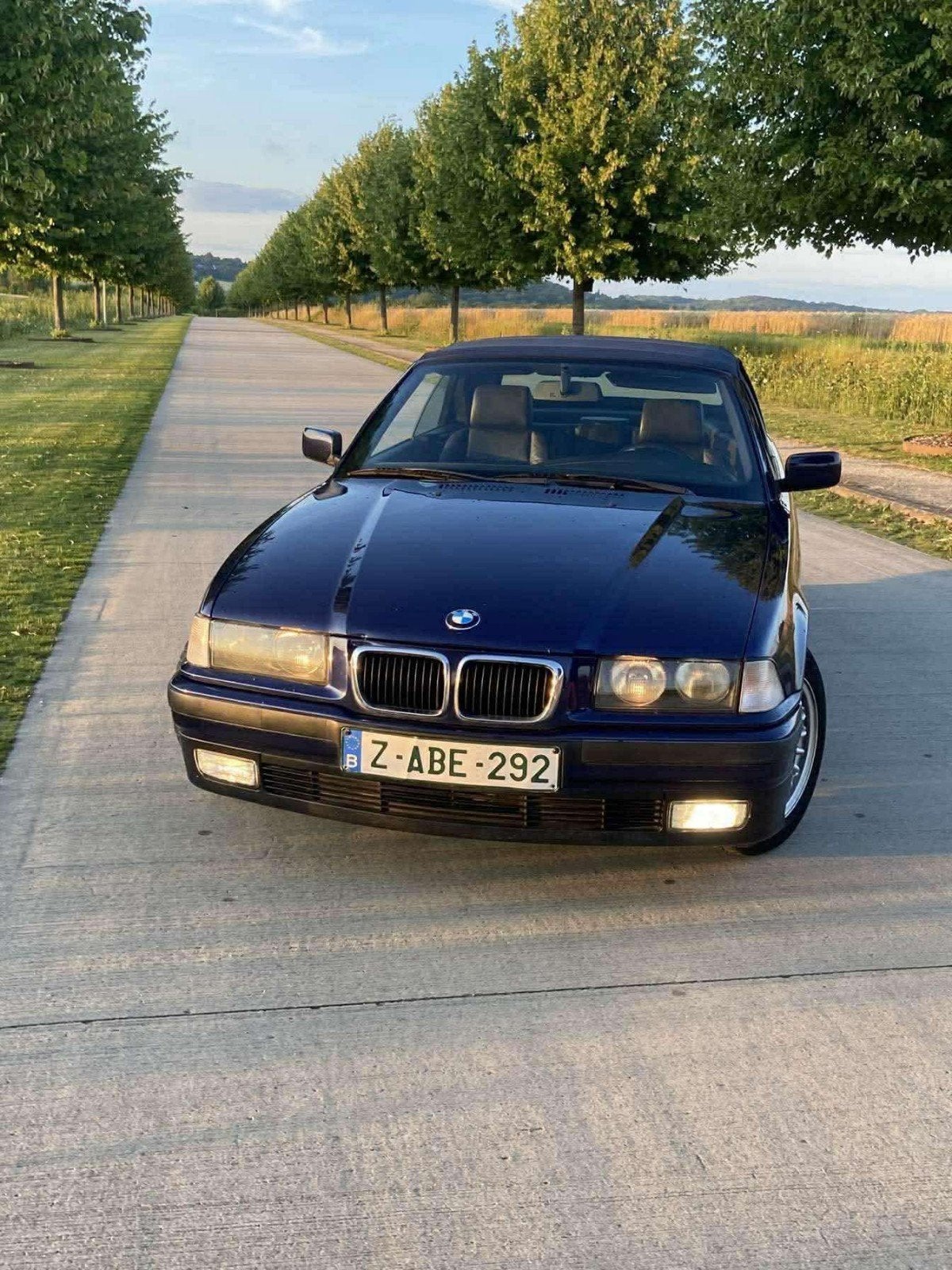 A vendre bmw e36 cabriolet 320i 1998, Auto's, Zwart, Cabriolet, Zwart, Leder