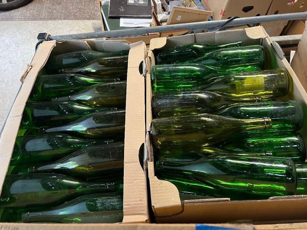 Lot de bouteilles vides, Enlèvement