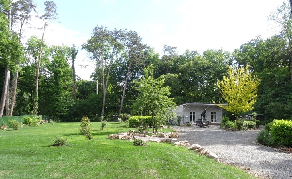 7-14 sept!! 4 pers. chalet in Durbuy bij bos, hond mee, Open haard, 2 slaapkamers, Aan meer of rivier, Landelijk