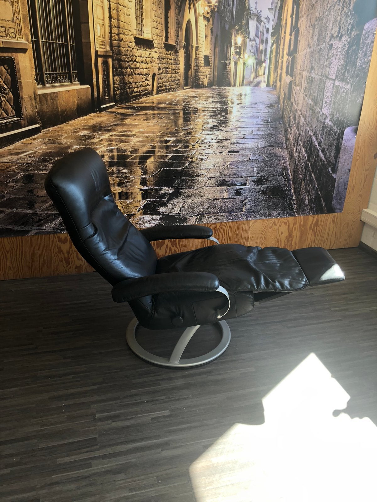 Relaxzetel in zwart leder, Ophalen, Zo goed als nieuw
