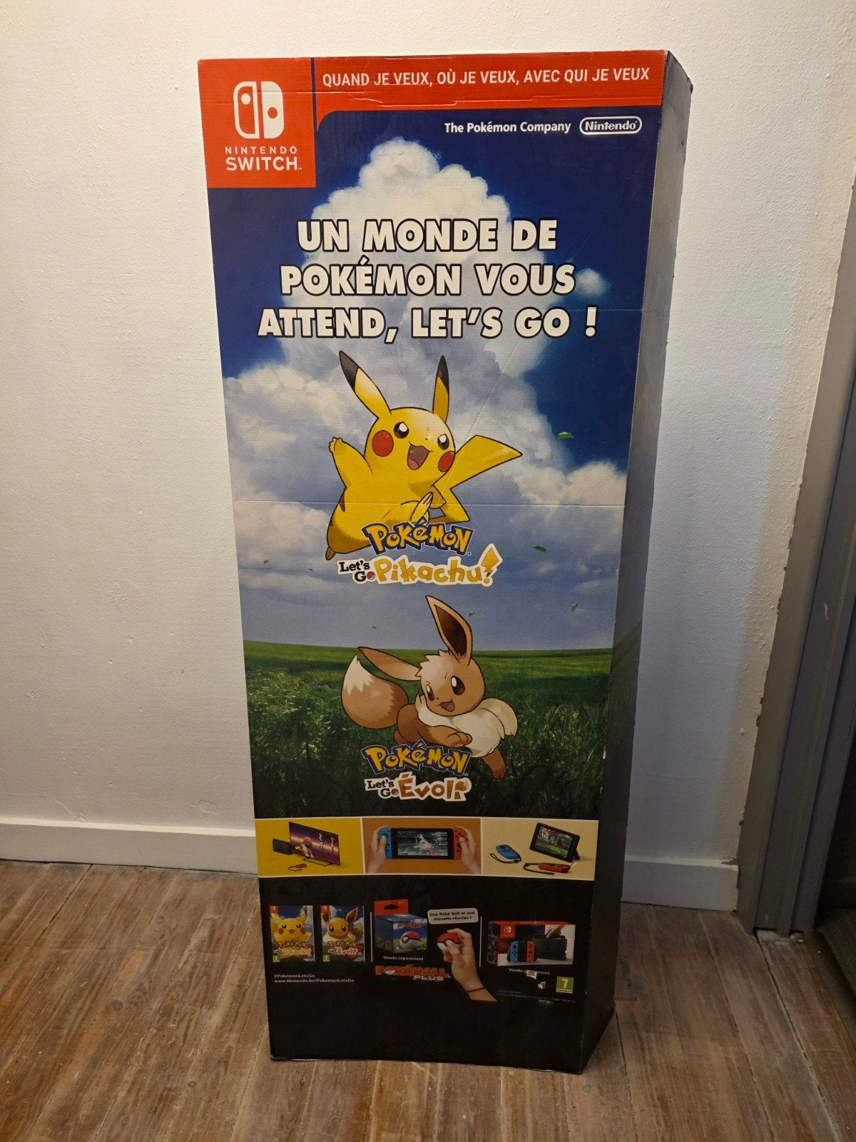 Pokemon lets go pikachu & eevee store display, Ophalen of Verzenden