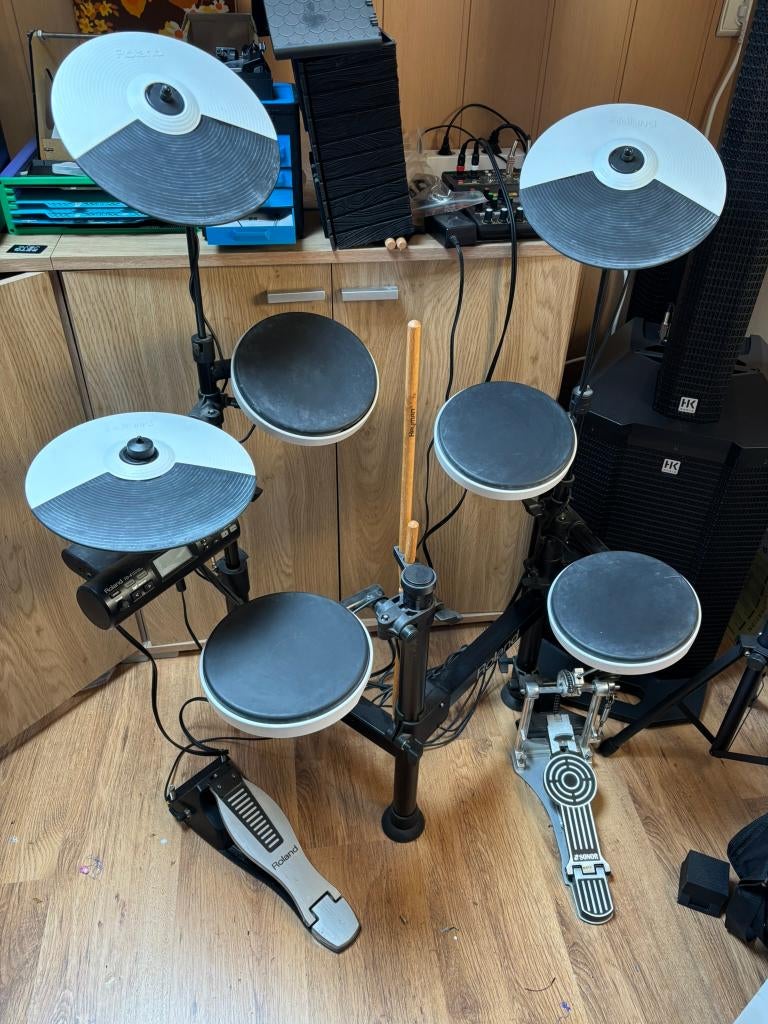 PACK COMPLET Roland TD-4 + Siège NEUF + Baguettes + Pédales, Musique & Instruments, Enlèvement, Comme neuf, Roland