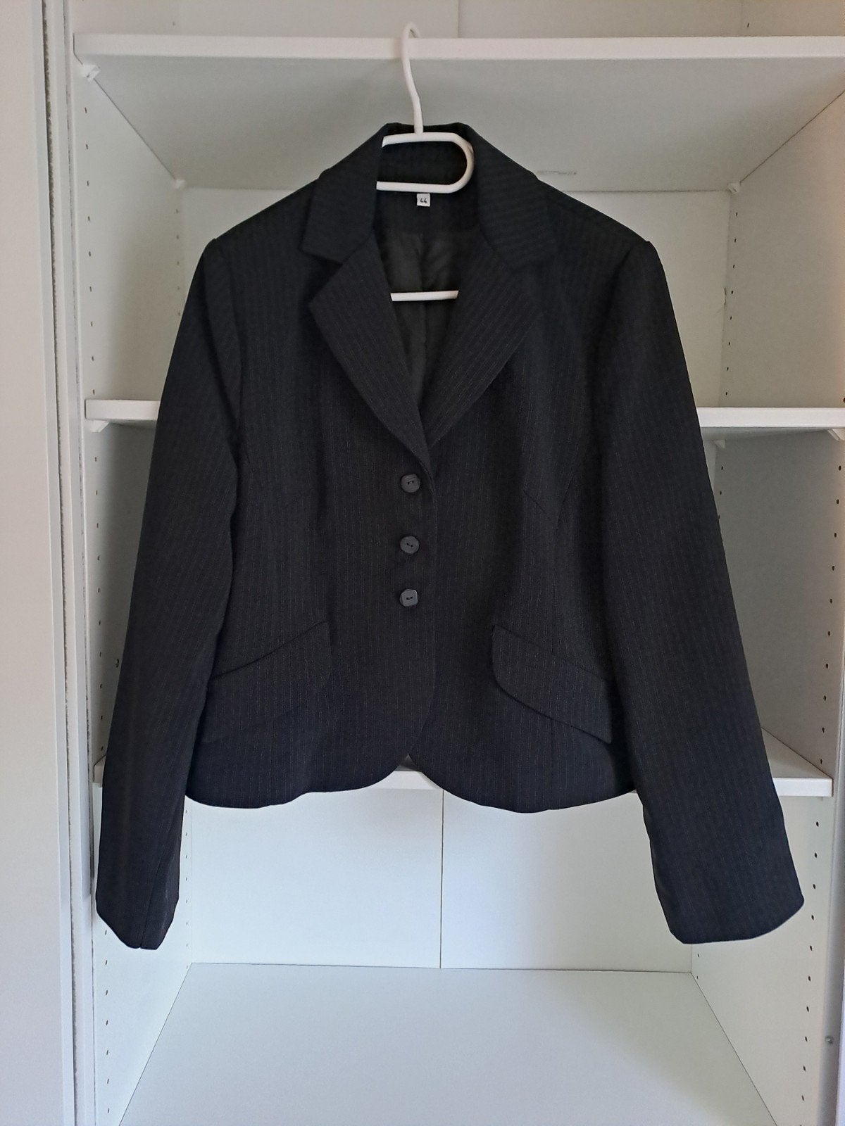 t 44 Blazer noir à rayures blanches, Vêtements | Femmes, Vestes & Costumes, Taille 42/44 (L), Enlèvement ou Envoi, Manteau, Noir