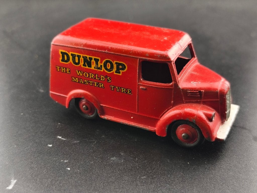 DINKY TOYS UK TROJAN DUNLOP VAN, Hobby en Vrije tijd, Modelauto's | 1:43, Ophalen of Verzenden, Gebruikt, Auto, Dinky Toys
