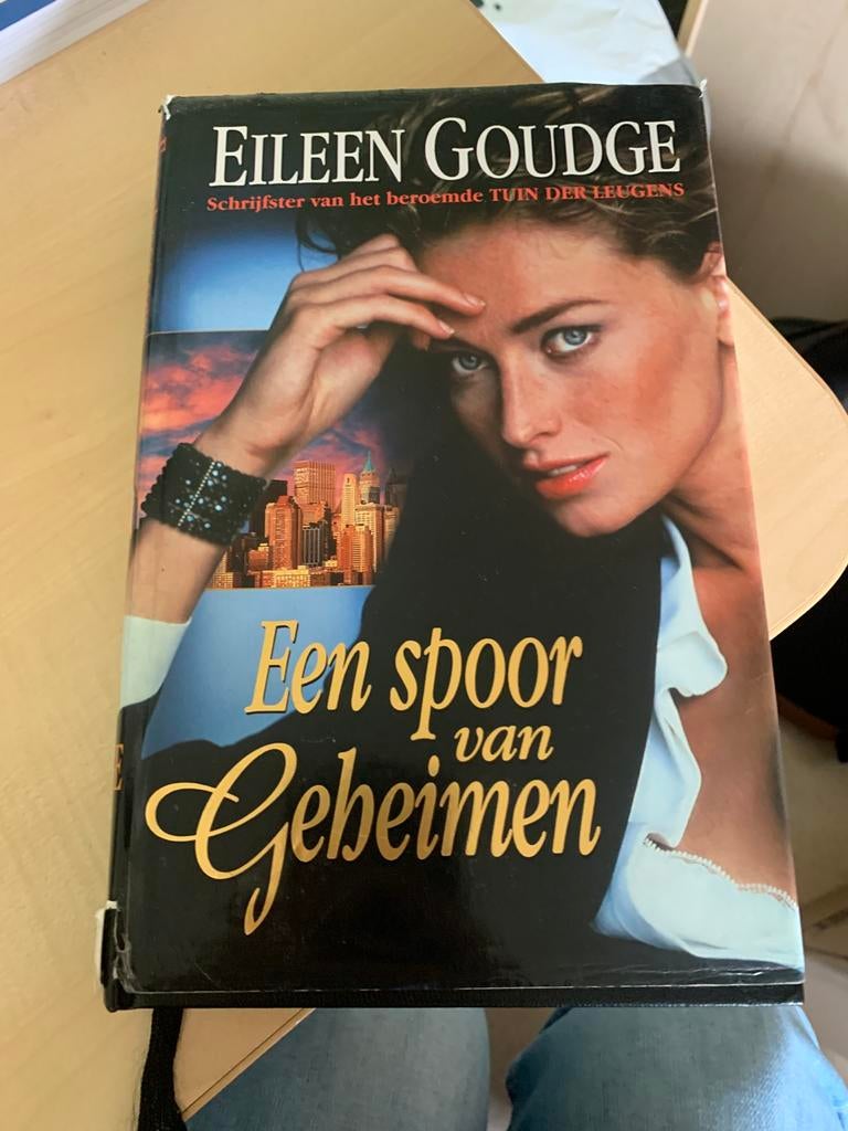 E. Goudge - Een spoor van geheimen, Boeken, Ophalen of Verzenden, E. Goudge