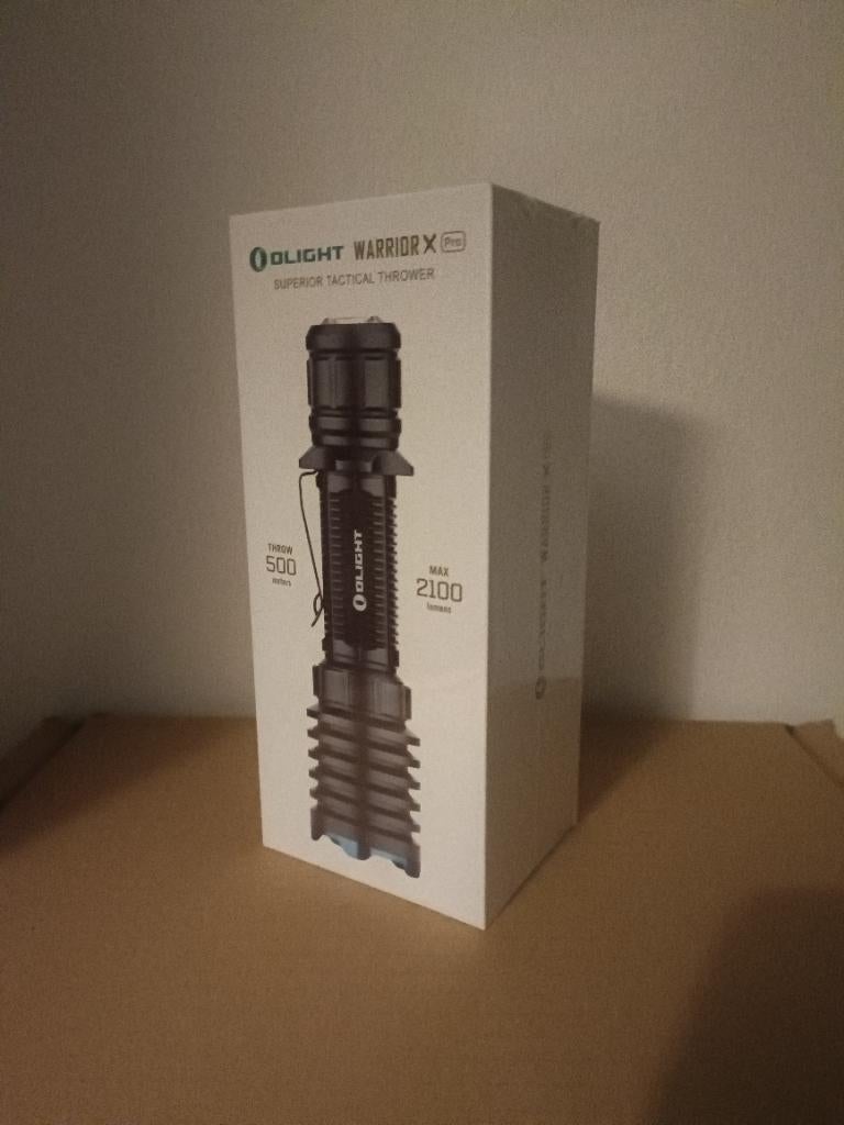 Olight Warrior X Pro, Enlèvement ou Envoi, Neuf, Batterie