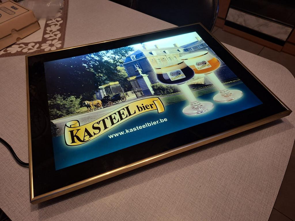 Kasteelbier lichtreclame, Ophalen, Zo goed als nieuw