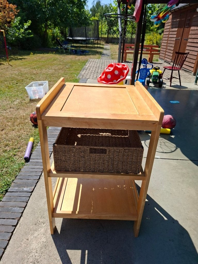verzorgingstafel met rieten mand, Ophalen, Gebruikt, Tafel