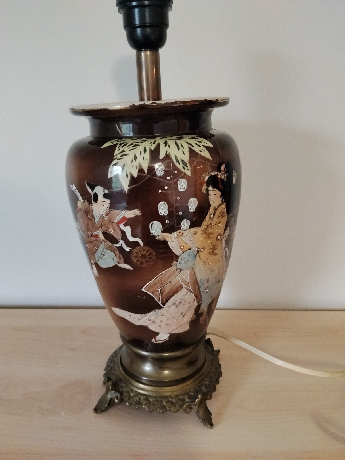 vase de style Satsuma – Décor peint à la main -monté support, Enlèvement ou Envoi