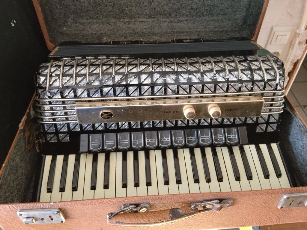 Hohner Atlantico IV, Enlèvement ou Envoi, Avec bretelles, 120 basses, Hohner