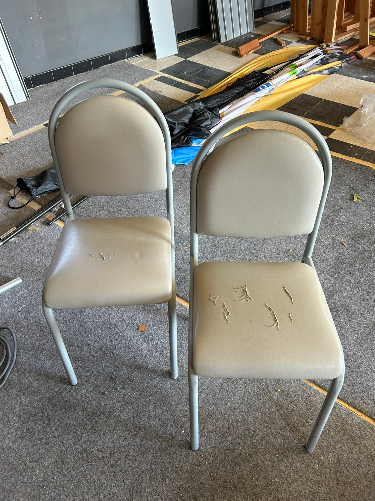 2 stoelen gratis af te halen!, Enlèvement, Utilisé, Mobilier