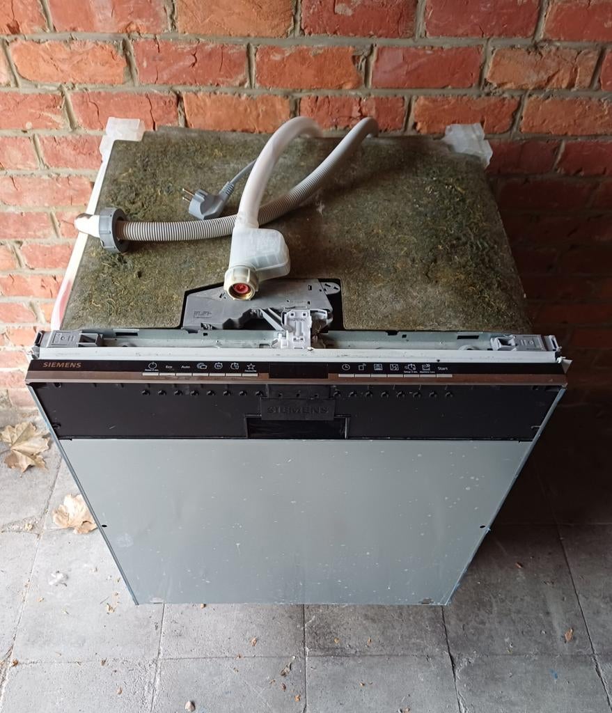 Siemens inbouw vaatwasmachine, Elektronische apparatuur, Ophalen, Minder dan 10 liter, Energieklasse A of zuiniger, Zo goed als nieuw