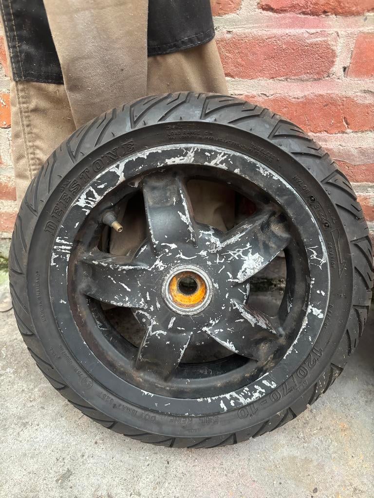 Piaggio zip achtervelgen, Ophalen