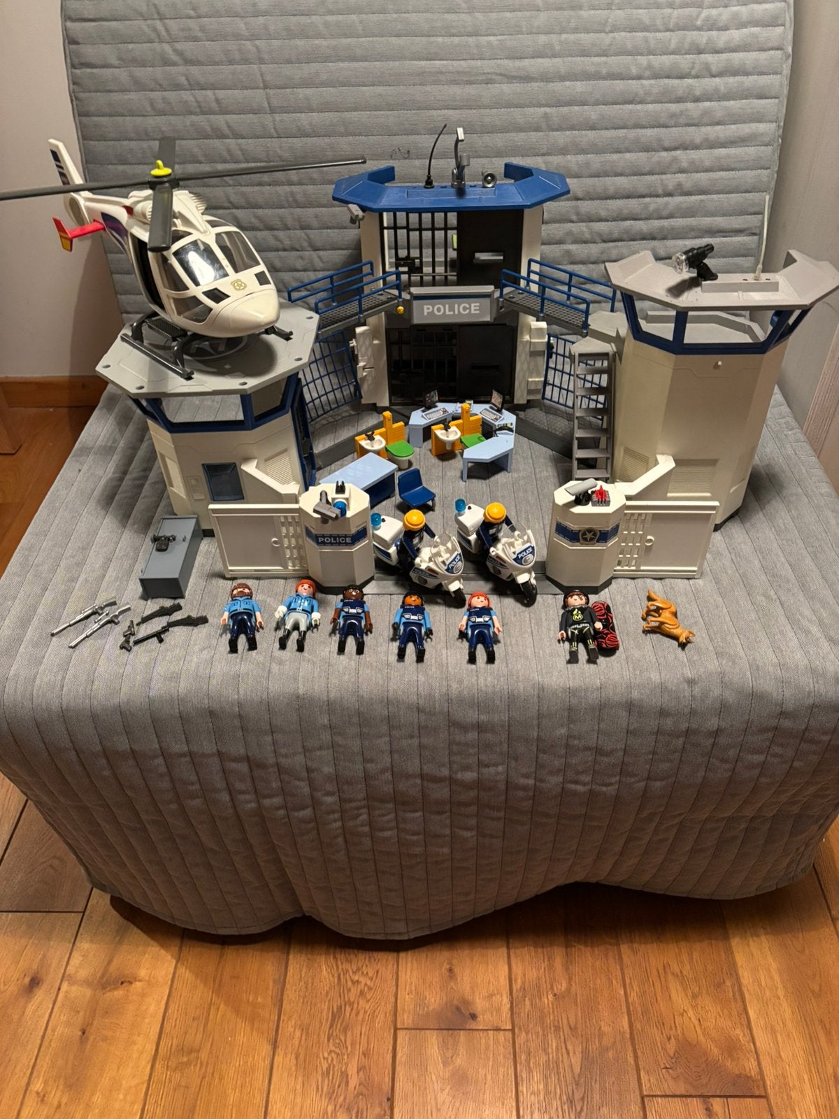 Playmobil station de police tour de controle grand, Enlèvement, Comme neuf